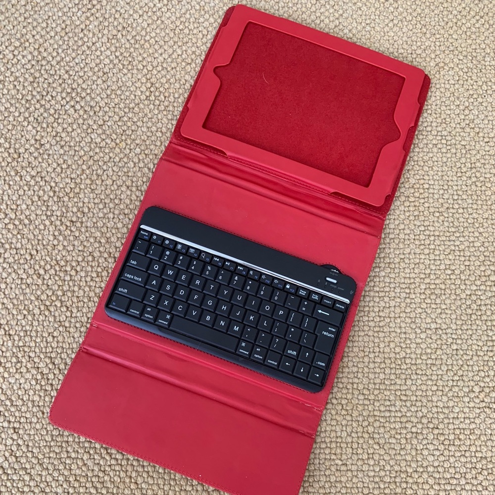 Brookstone Ipad Keyboard Case Typing - Gem